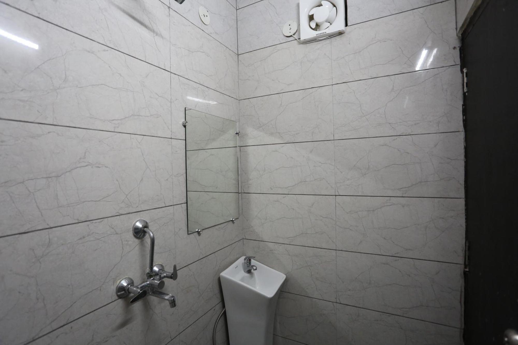 Hotel Twamev Couple Friendly Laxmi Nagar Nowe Delhi Zewnętrze zdjęcie